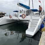 EMBARQUEZ POUR UNE AVENTURE MARITIME INOUBLIABLE DE 03 HEURES . DECOUVREZ L'ILE DES REVES DEPUIS NOTRE CATAMARAN DE LUXE . UNE EXPERIENCE EXCEPTIONNELLE VOUS ATTEND AVEC NOTRE EQUIPAGE.
