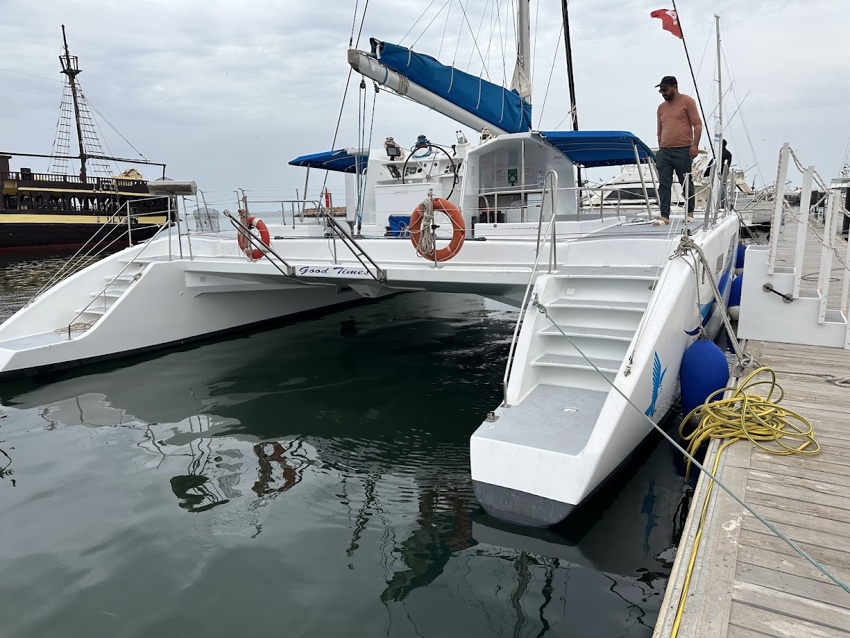 EMBARQUEZ POUR UNE AVENTURE MARITIME INOUBLIABLE DE 03 HEURES . DECOUVREZ L'ILE DES REVES DEPUIS NOTRE CATAMARAN DE LUXE . UNE EXPERIENCE EXCEPTIONNELLE VOUS ATTEND AVEC NOTRE EQUIPAGE.